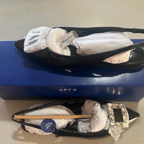 Apt.9 women’s sling back rhinestone Buckle Flat sandals - Picture 3 of 6